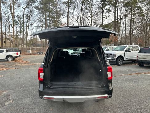 Used 2024 Ford Expedition Max XLT image 29