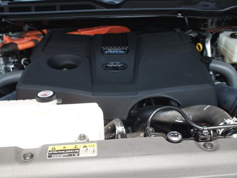 Used 2025 Toyota Tundra Capstone AWD/4WD image 29