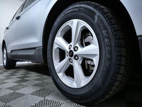 Used 2023 Ford Edge SE AWD/4WD image 2