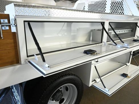 New 2026 Ford F550 4x4 Supercab Super Duty image 32