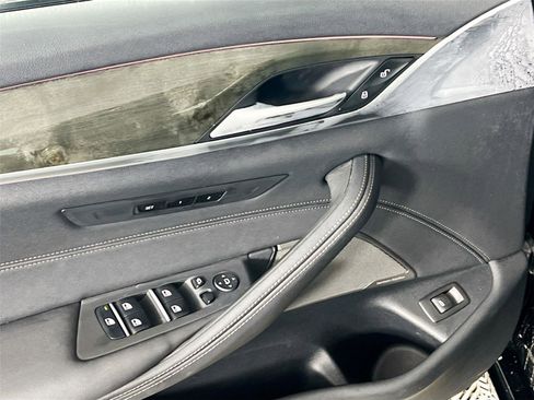 Certified 2023 BMW 530i xDrive w/ Premium Package image 17