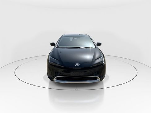 New 2025 Toyota Prius Plug-In Hybrid FWD image 3