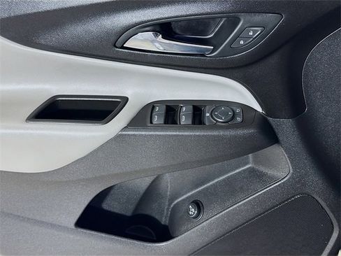 Used 2020 Chevrolet Equinox LT image 15