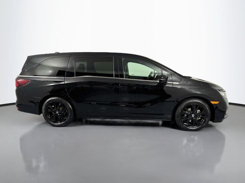 Certified 2023 Honda Odyssey Sport image 4