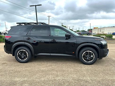 Certified 2025 Nissan Pathfinder Rock Creek AWD/4WD image 9
