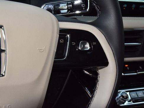 New 2026 Lincoln Corsair Premiere image 25