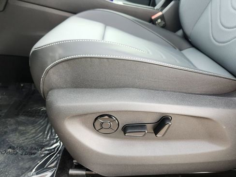 New 2026 Volkswagen Tiguan SE R-Line image 13