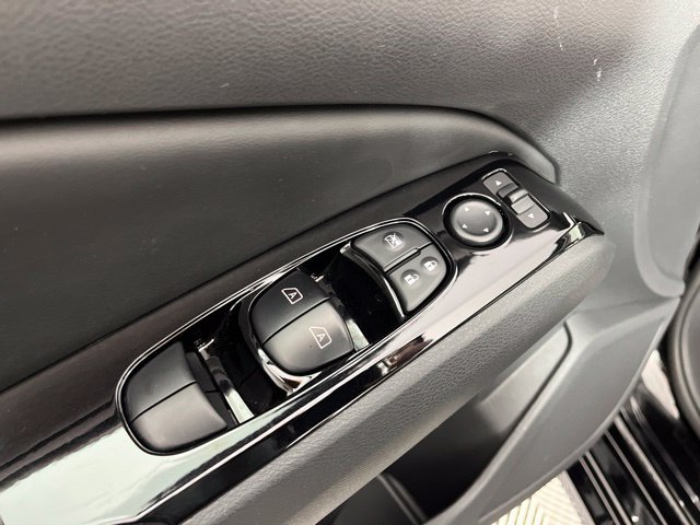 Used 2025 Nissan Altima 2.5 SR FWD image 32