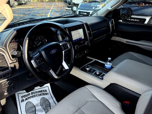 Used 2021 Ford Expedition Platinum image 14