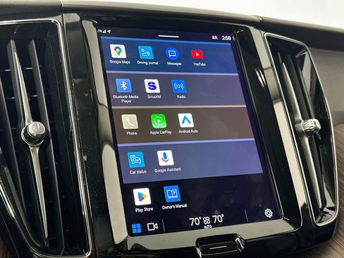 Used 2022 Volvo XC60 B5 Momentum w/ Protection Package Premier image 15