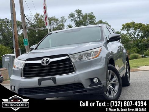 Used 2014 Toyota Highlander XLE image 15