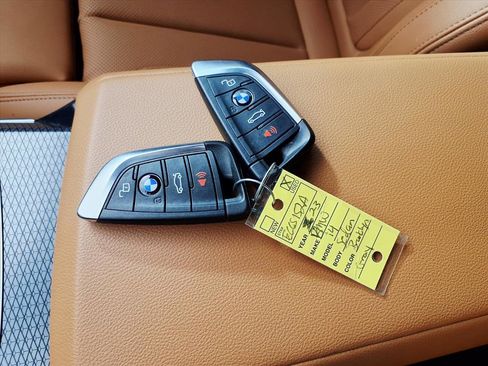 Used 2023 BMW i4 eDrive40 w/ M Sport Package image 23