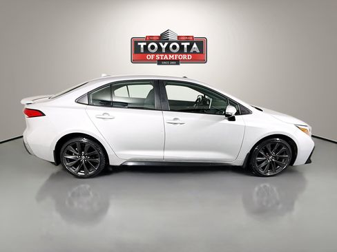 Certified 2025 Toyota Corolla SE w/ SE Premium Package image 8