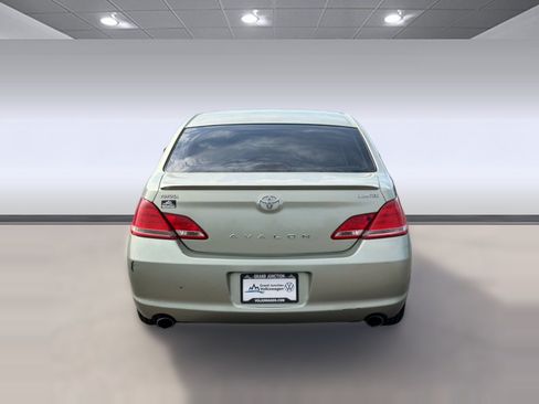 Used 2006 Toyota Avalon Limited FWD image 10