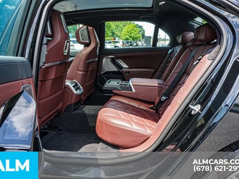 Used 2023 BMW 760i xDrive AWD/4WD image 20