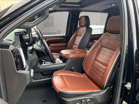 Used 2024 GMC Sierra 2500 Denali Ultimate image 10