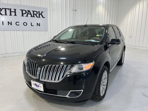 Used 2013 Lincoln MKX FWD image 17