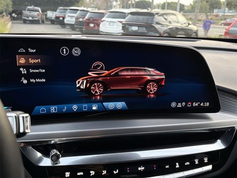 Used 2025 Cadillac Lyriq Luxury image 17