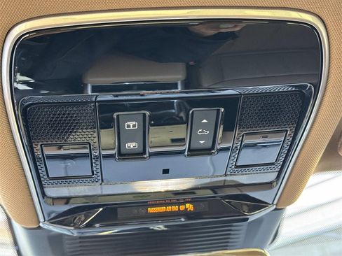 Certified 2023 Land Rover Range Rover SE image 22