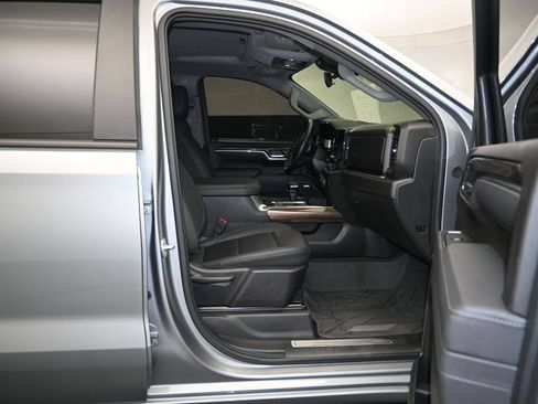 Used 2025 Chevrolet Silverado 1500 RST w/ Convenience Package II AWD/4WD image 30