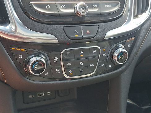 Used 2022 Chevrolet Equinox Premier AWD/4WD image 17