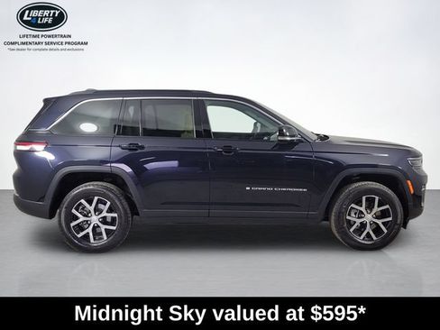 Used 2024 Jeep Grand Cherokee Limited AWD/4WD image 2