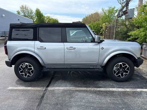 Used 2023 Ford Bronco Outer Banks AWD/4WD image 6