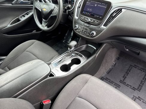 Used 2021 Chevrolet Malibu LT image 15