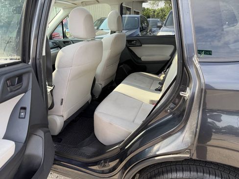 Used 2014 Subaru Forester 2.5i Premium AWD/4WD image 19