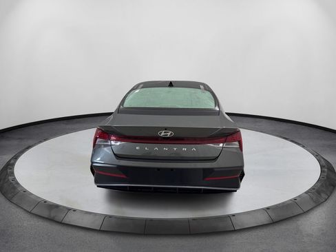 Used 2025 Hyundai Elantra SEL FWD image 7