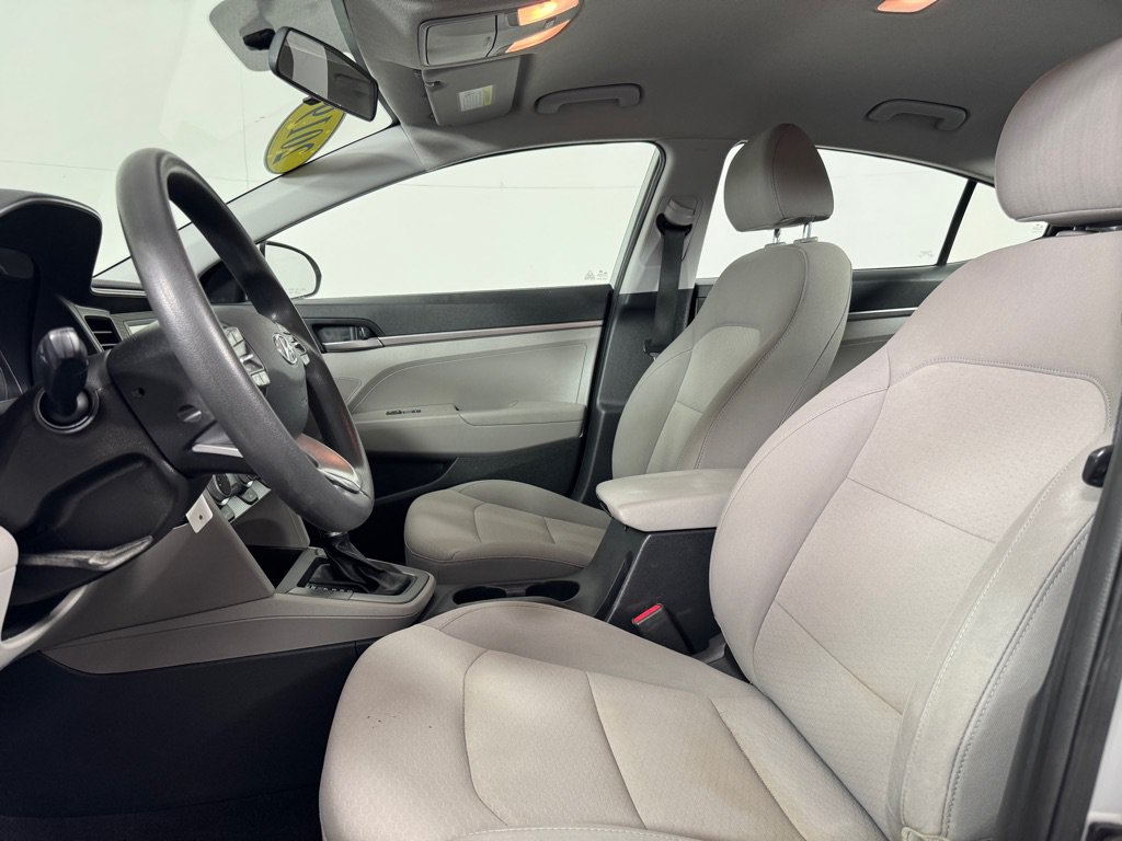 Used 2019 Hyundai Elantra SE FWD image 12