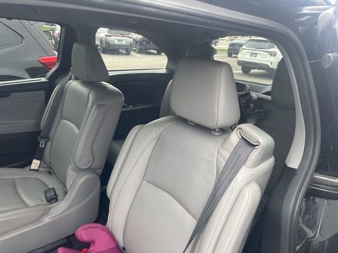 Used 2021 Honda Odyssey EX-L image 8