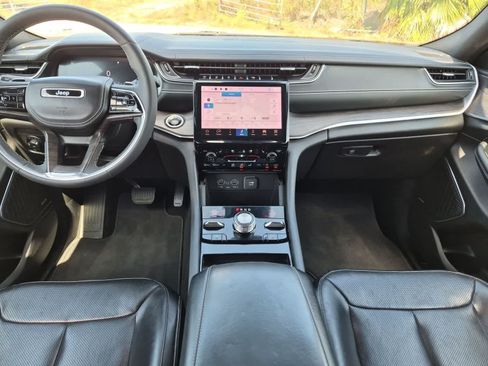 Used 2023 Jeep Grand Cherokee Overland AWD/4WD image 21