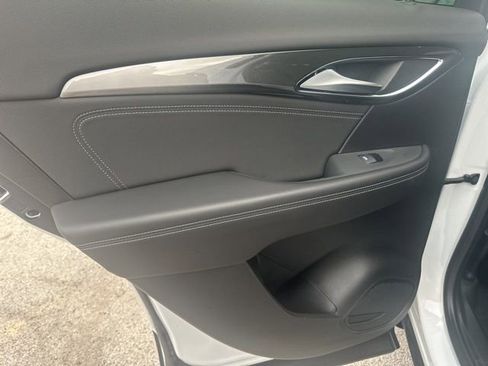 Used 2025 Buick Envision Preferred image 44