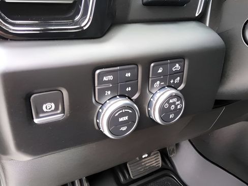 Used 2023 GMC Sierra 1500 AT4 w/ AT4 Premium Package AWD/4WD image 21