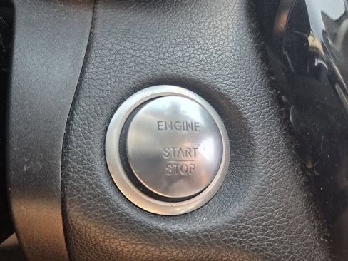 Used 2015 Mercedes-Benz C 300 4MATIC Sedan image 25