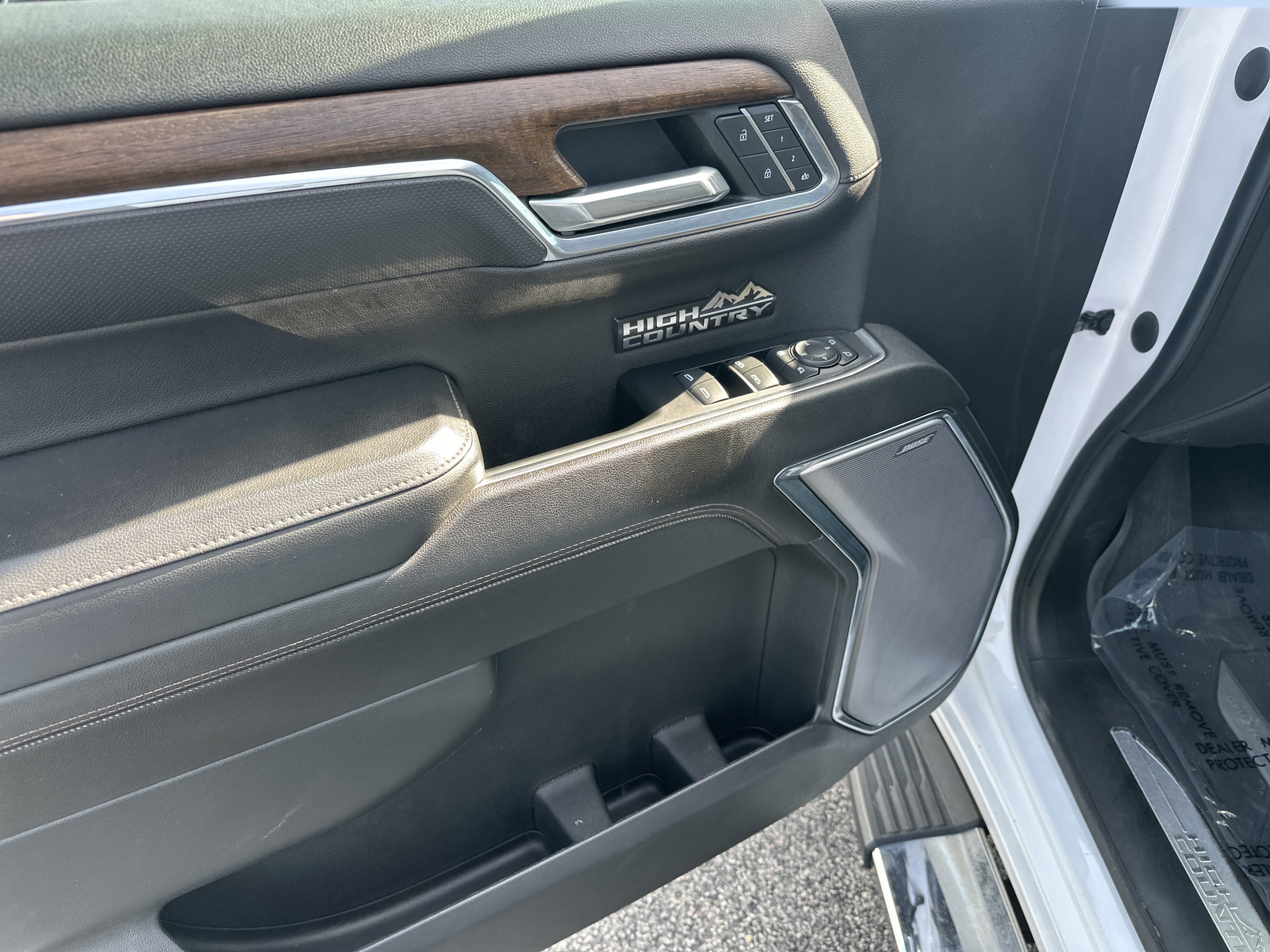 Certified 2023 Chevrolet Silverado 1500 High Country w/ Technology Package AWD/4WD image 11