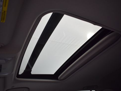 Used 2023 Toyota RAV4 XLE Premium image 20