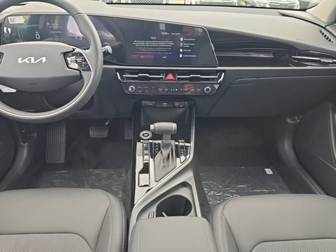 New 2026 Kia Niro EX FWD image 14