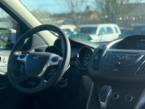 Used 2014 Ford Escape SE image 3