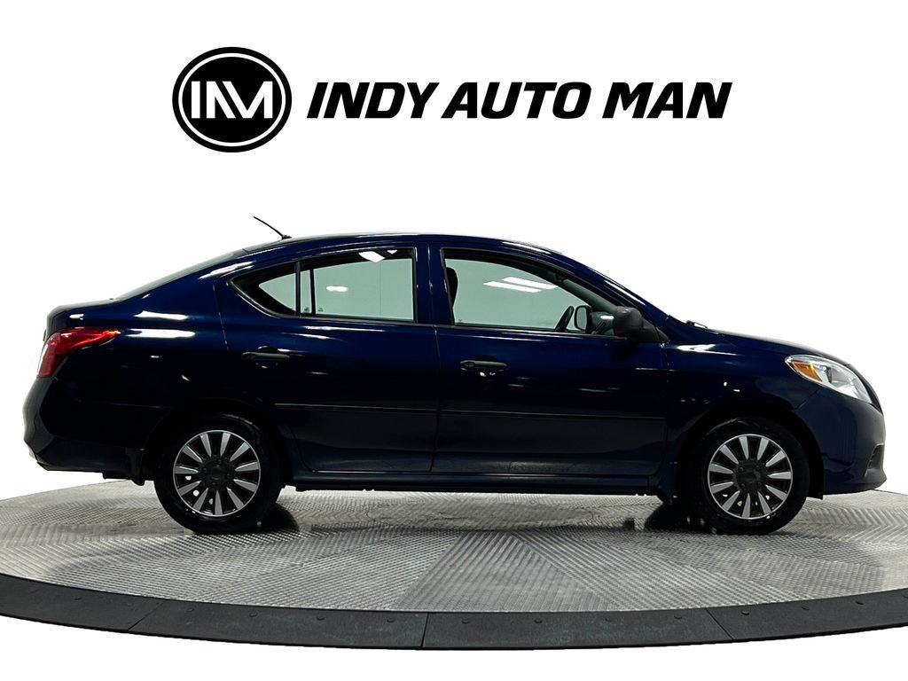 Used 2014 Nissan Versa S FWD image 3
