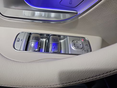 New 2026 Mercedes-Benz GLS 450 4MATIC image 30