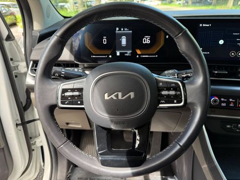 Used 2026 Kia Carnival FWD image 28