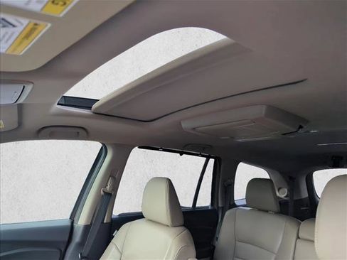 Used 2019 Honda Pilot Touring image 18