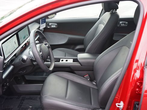 Used 2023 Hyundai Ioniq 6 Limited image 16