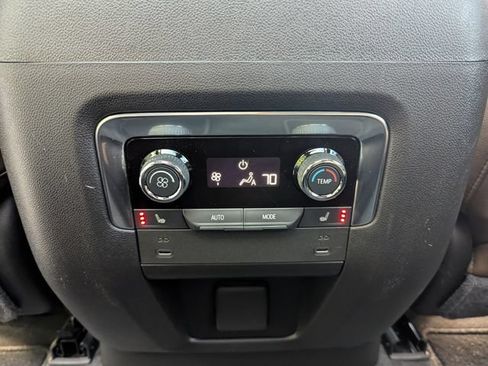 Used 2025 Chevrolet Tahoe High Country AWD/4WD image 19