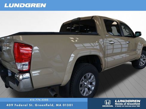 Used 2017 Toyota Tacoma 4x4 Double Cab image 9