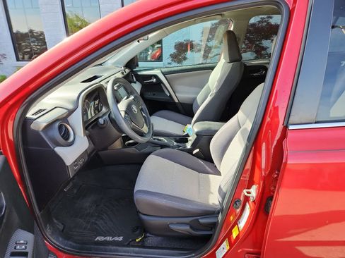 Used 2015 Toyota RAV4 XLE FWD image 15