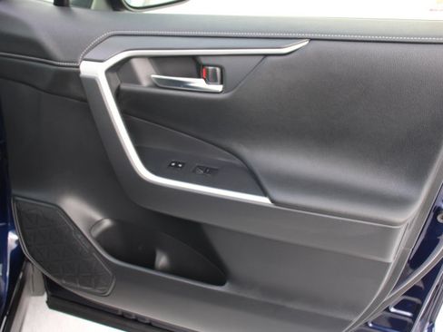 Certified 2022 Toyota RAV4 Limited image 21