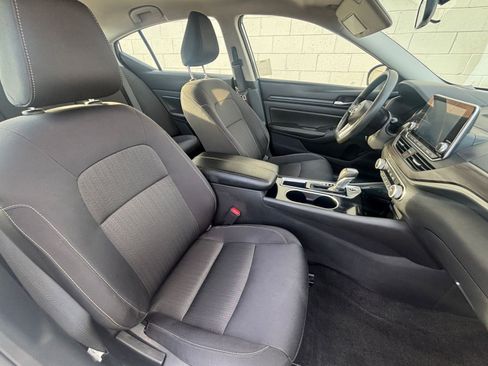 Used 2024 Nissan Altima 2.5 SV image 36